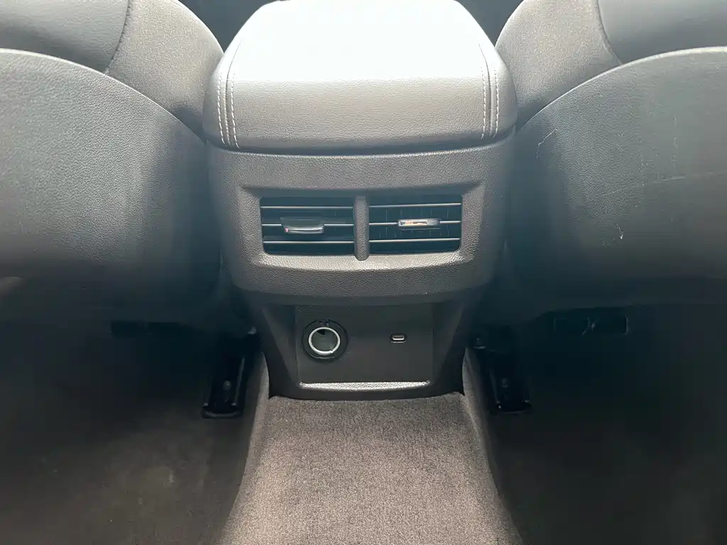 Cadillac CT5 — миниатюра 13