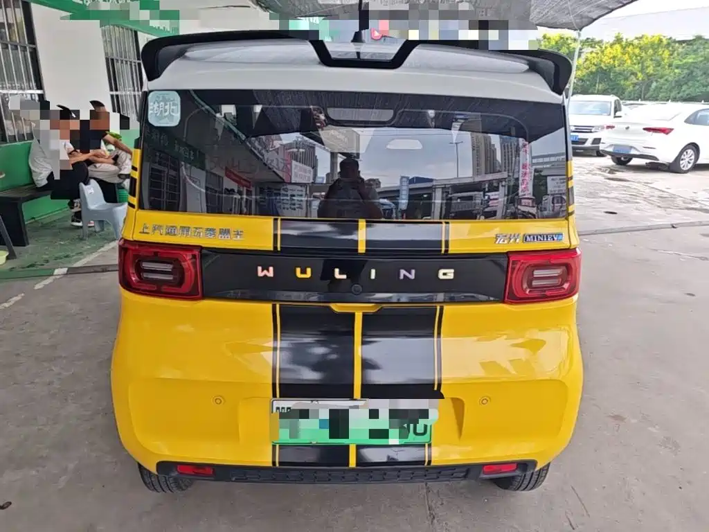 Wuling MINIEV — миниатюра 6