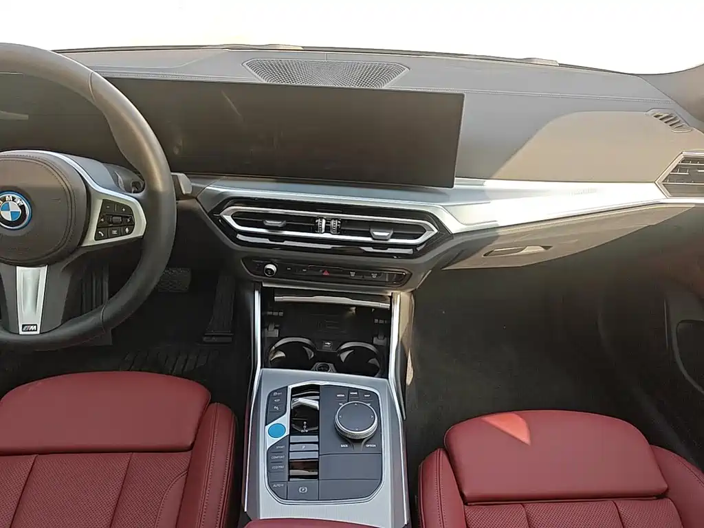 BMW i4 — миниатюра 13