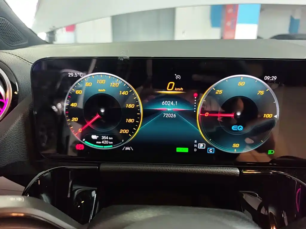 Mercedes-Benz EQA — миниатюра 12