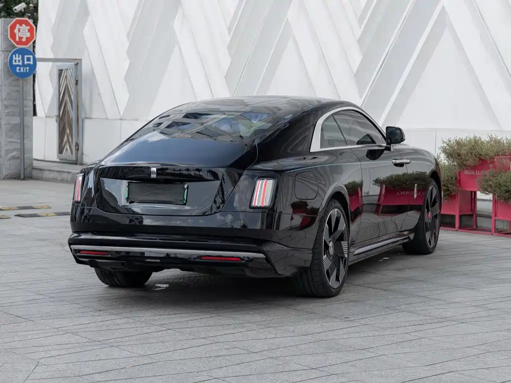 Rolls-Royce Phantom — миниатюра 4