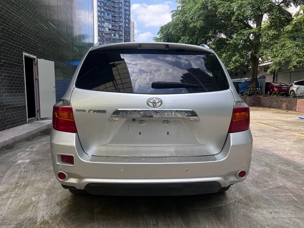 Toyota Highlander 2009 2.7L 5 мест Elite
