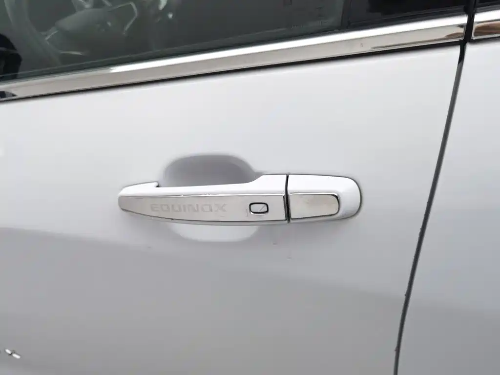 Chevrolet Equinox — миниатюра 18