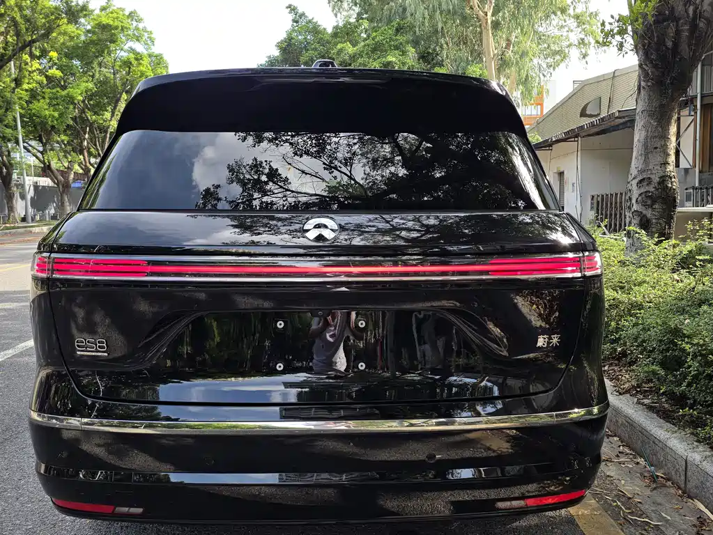 NIO ES8 2026 мест Executive