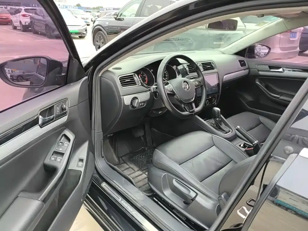Volkswagen Sagitar — миниатюра 16