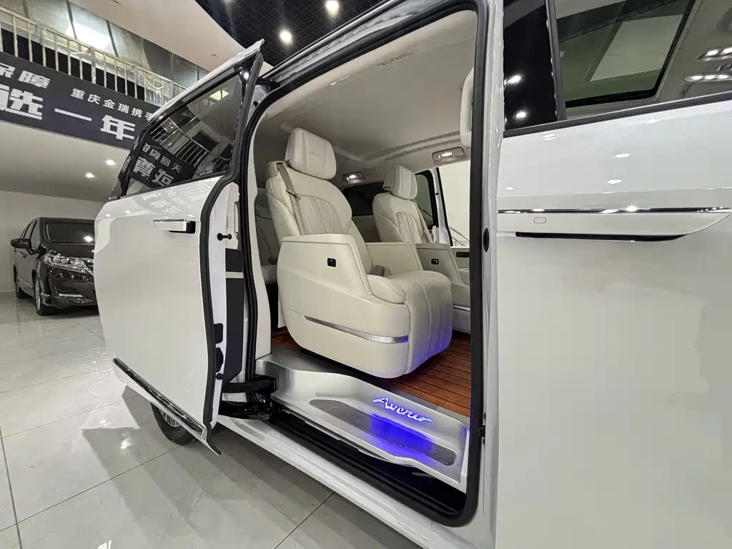 Buick GL8 Hybrid — миниатюра 18