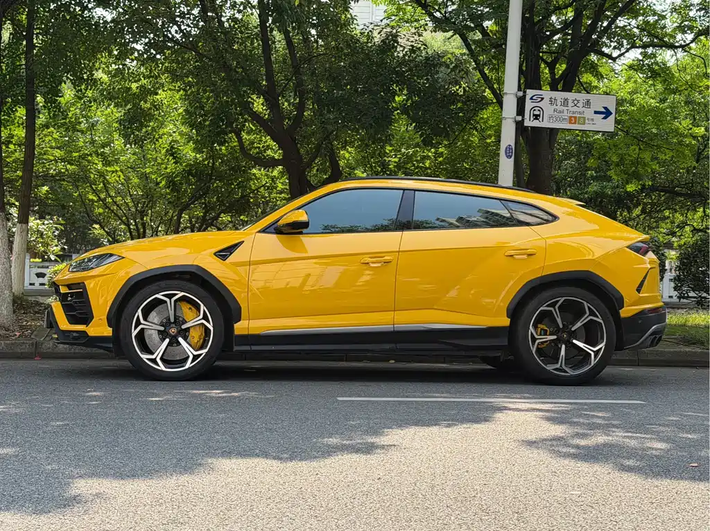 Lamborghini Urus — миниатюра 7