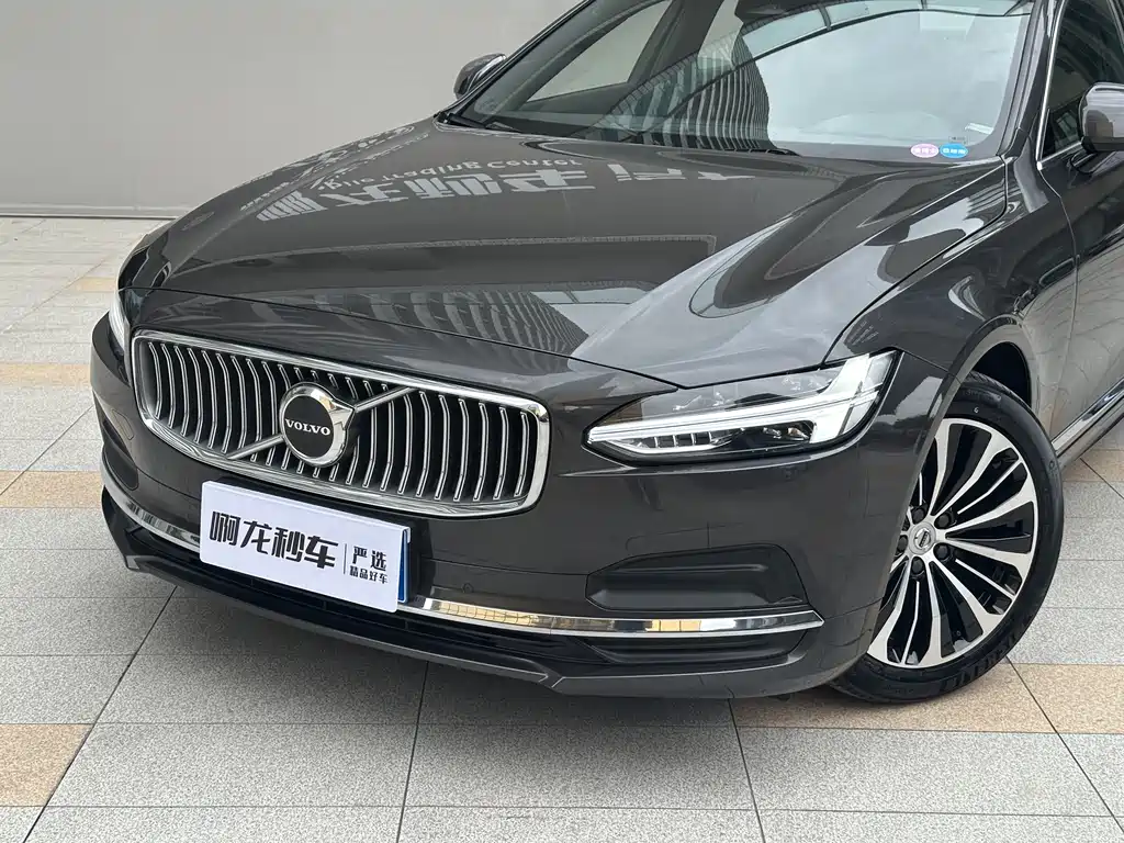 Volvo S90 2024 B5 Luxury
