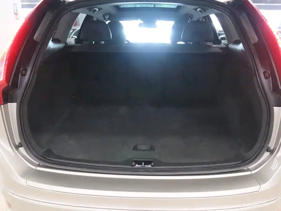 Volvo XC60 (Import) — миниатюра 16