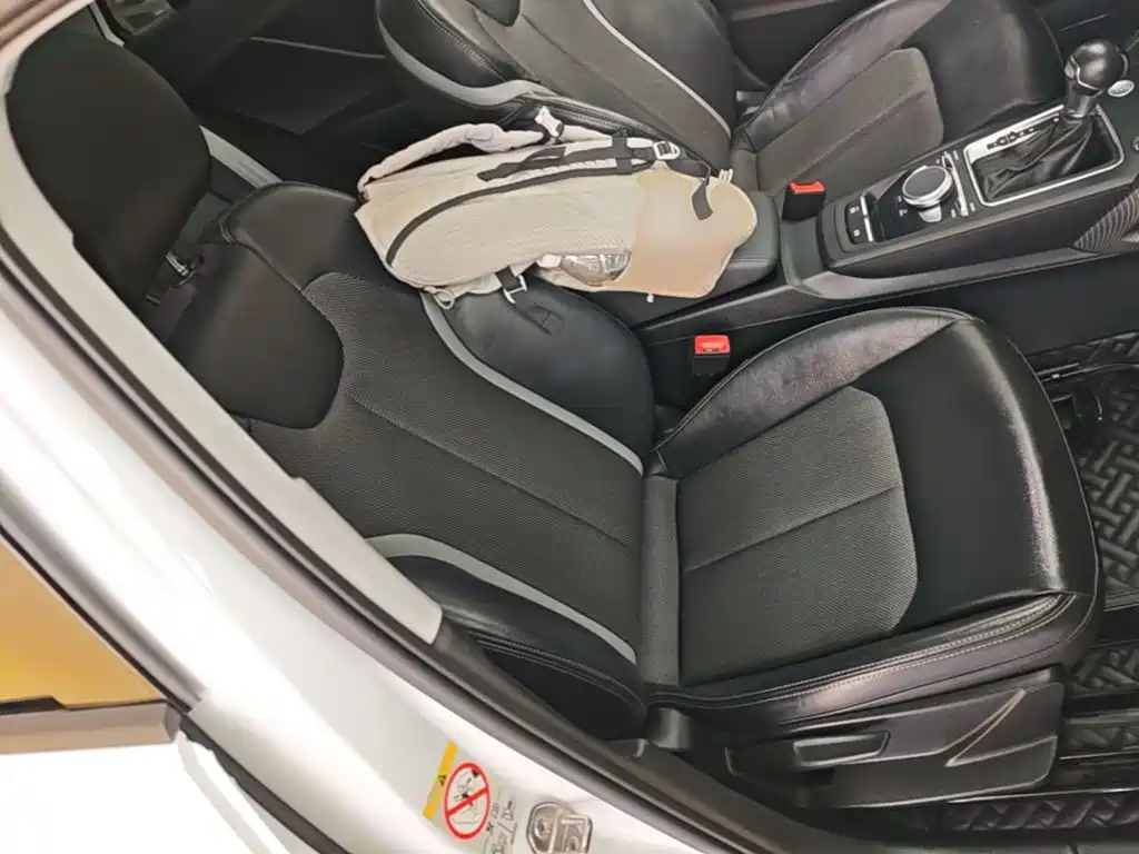 Audi Q2L e-tron — миниатюра 25