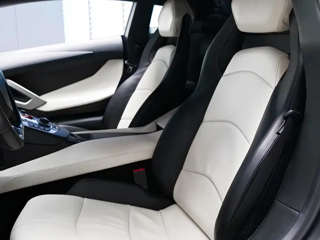 Lamborghini Aventador — миниатюра 18