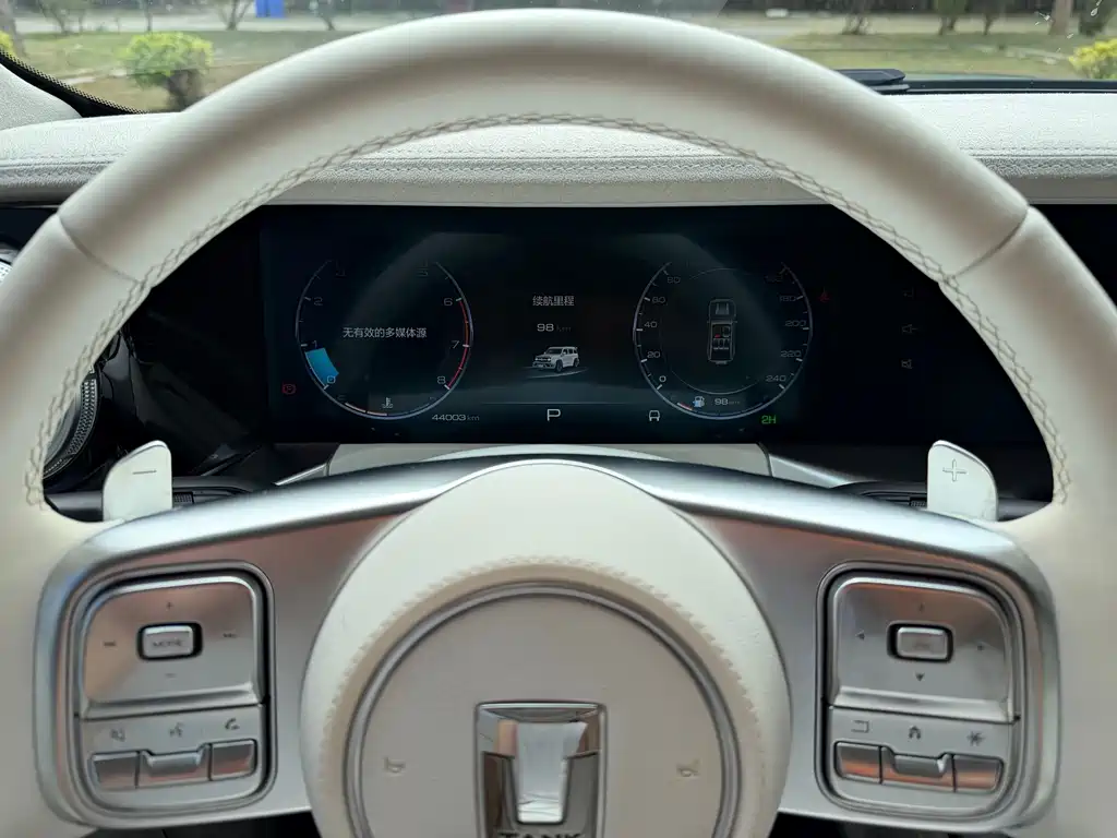 TANK CO CREATION TANK 300