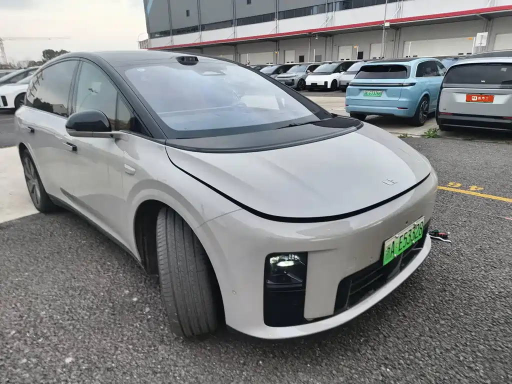 Li Auto 理想i8 2025