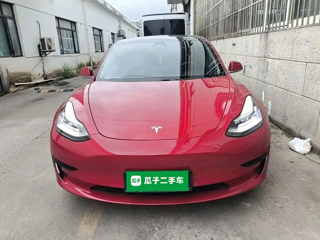 Tesla Model 3 — миниатюра 3