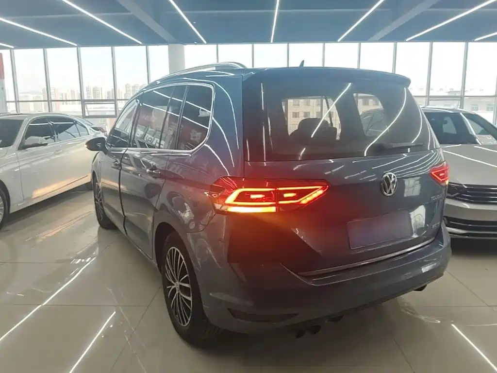 Volkswagen Touran — миниатюра 5