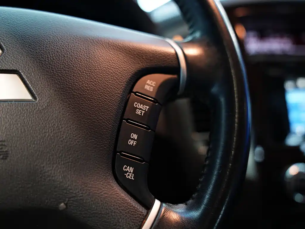 Mitsubishi Pajero (Import) — миниатюра 7