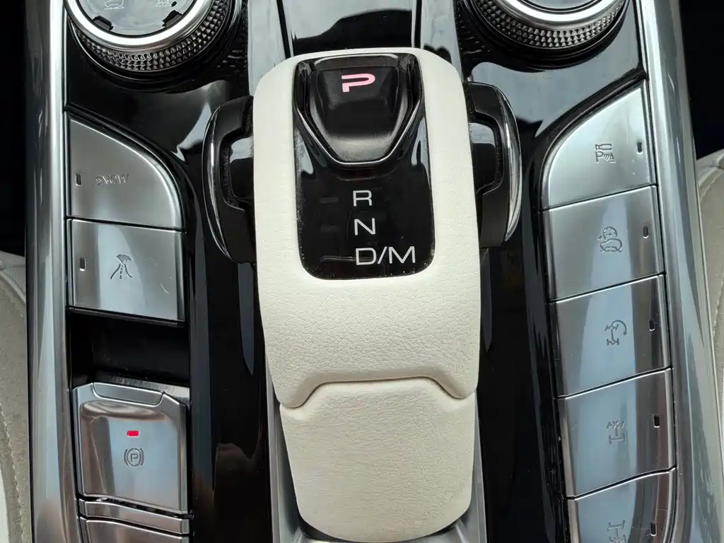 TANK CO CREATION TANK 300