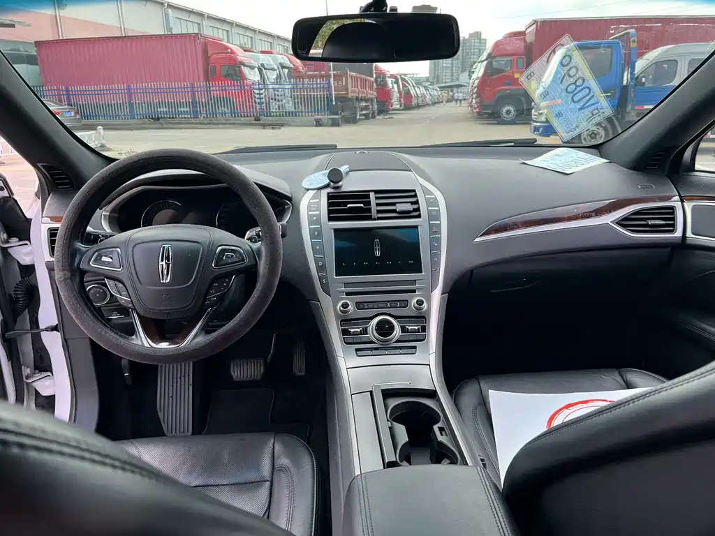 Lincoln MKZ — миниатюра 6