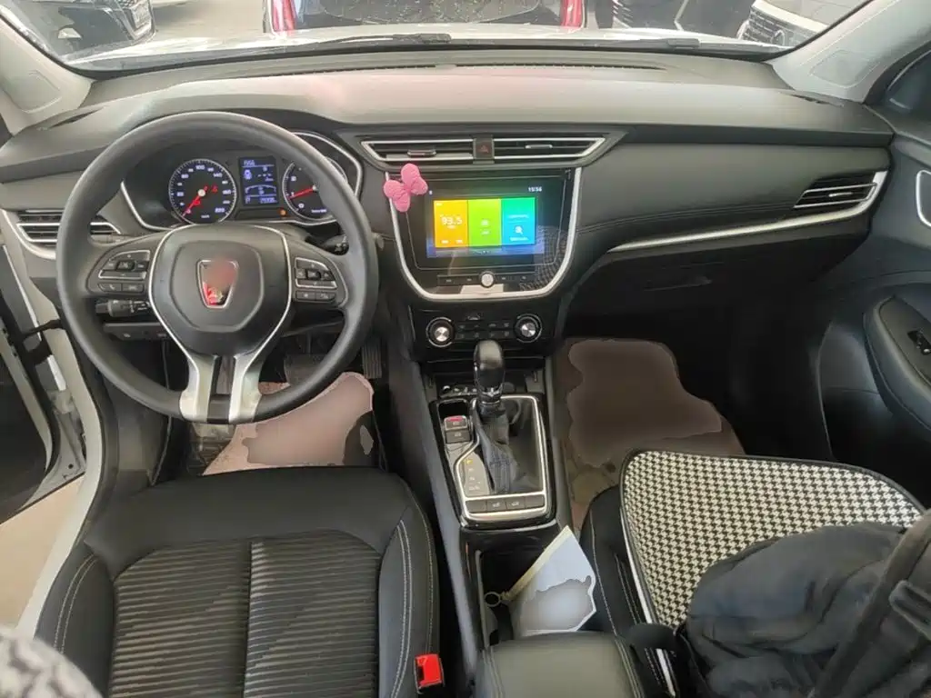 Roewe RX3 — миниатюра 10