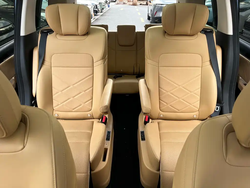 GAC Motor 传祺E8 PHEV — миниатюра 10