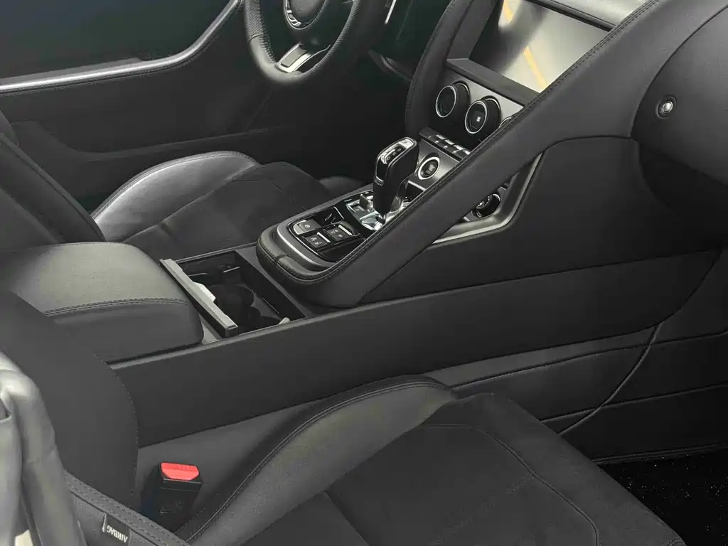 Jaguar F-TYPE — миниатюра 2