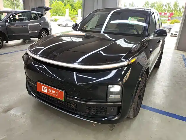 2023 Li Xiang L8