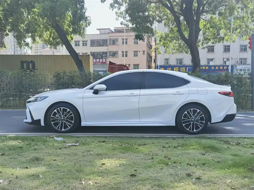 Toyota Camry 2026 2.0HSE Sport Lite