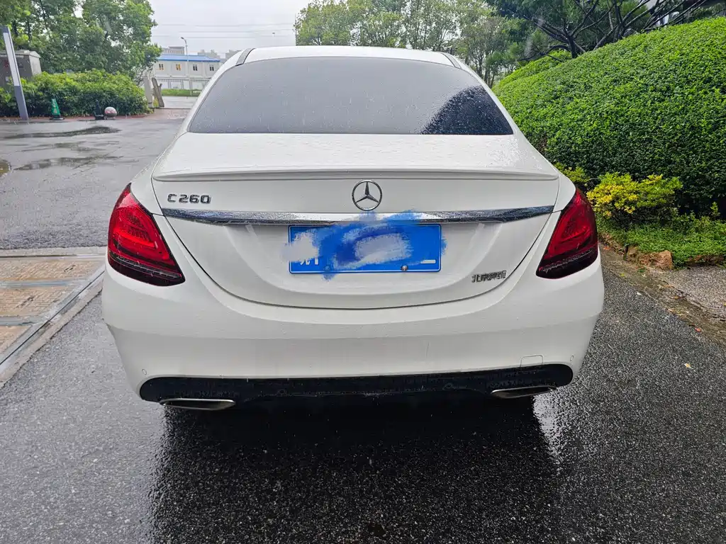 Mercedes-Benz C-Class — миниатюра 6