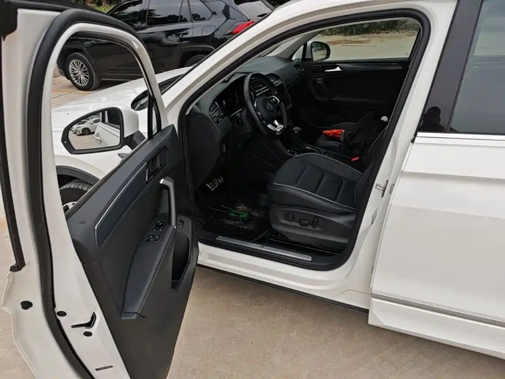 Volkswagen Tiguan L — миниатюра 16