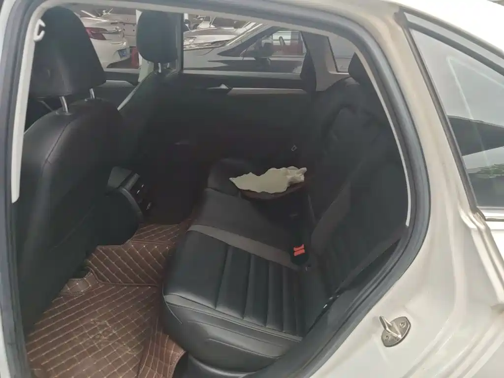 Volkswagen Sagitar — миниатюра 17