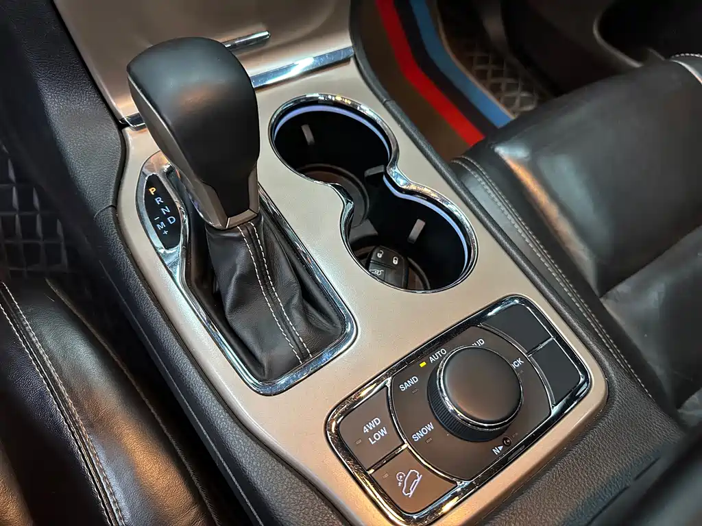 Jeep Grand Cherokee (Import) — миниатюра 13