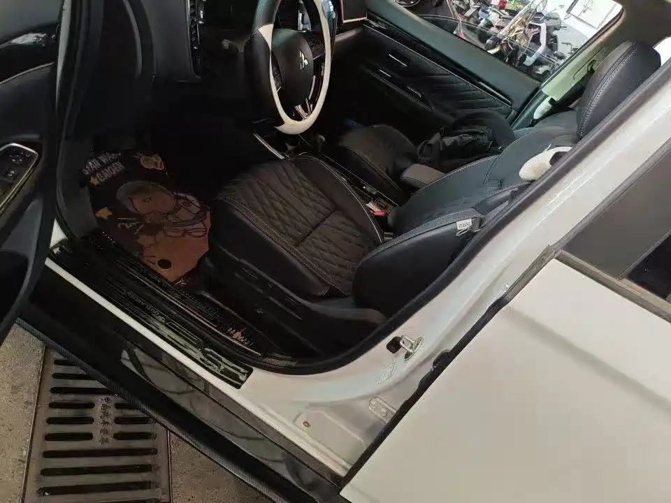 Mitsubishi Outlander — миниатюра 3