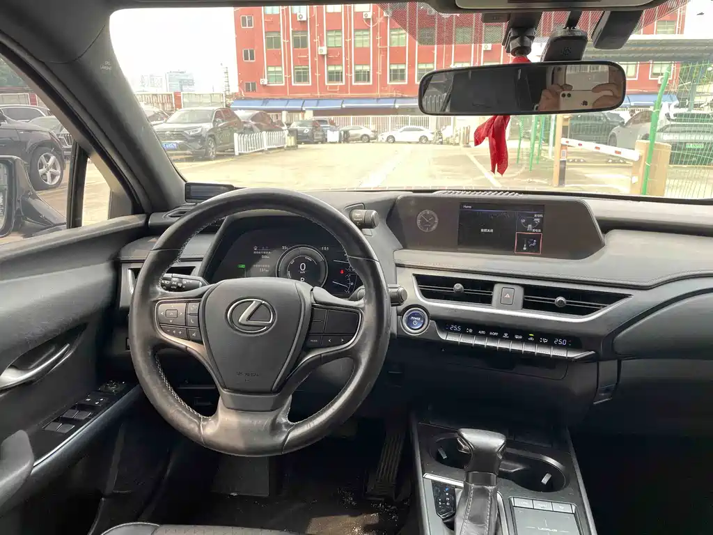 Lexus UX — миниатюра 8