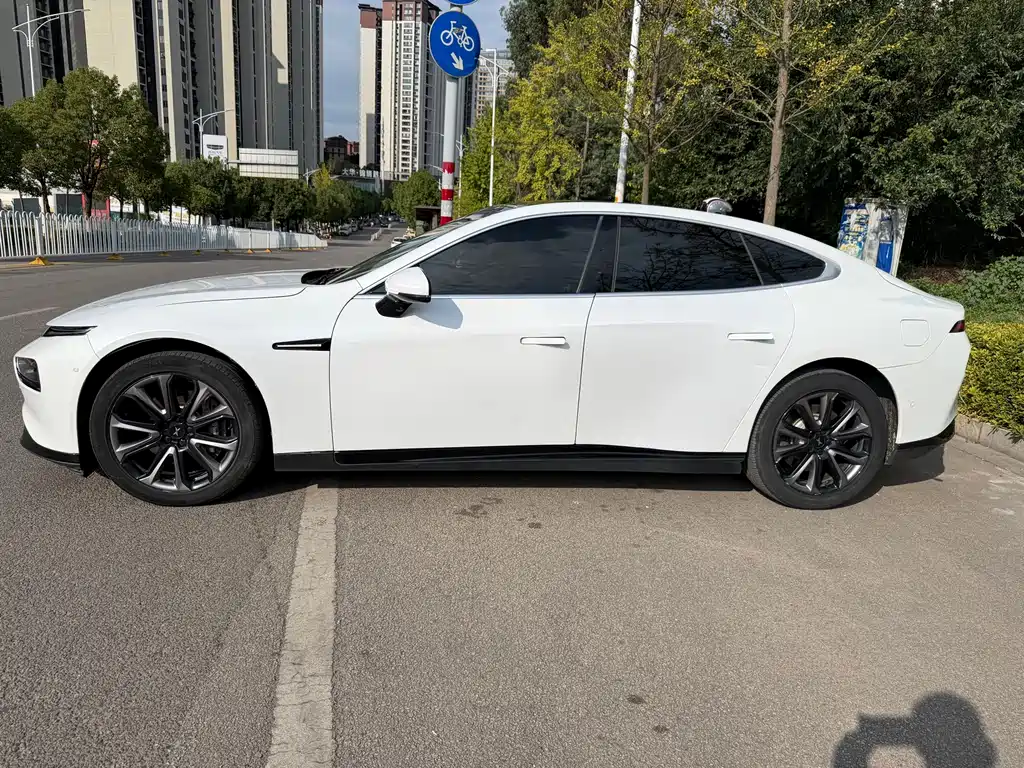 XPeng P7 — миниатюра 8