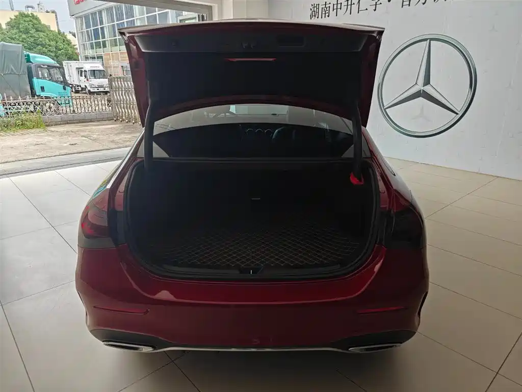 Mercedes-Benz A-Class — миниатюра 6