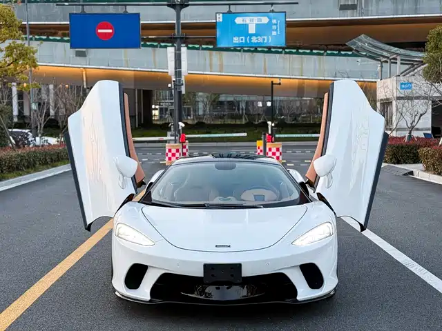 MCLAREN  GT 2024