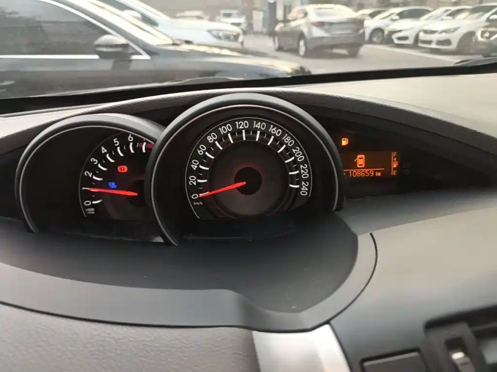 Toyota Verso — миниатюра 12