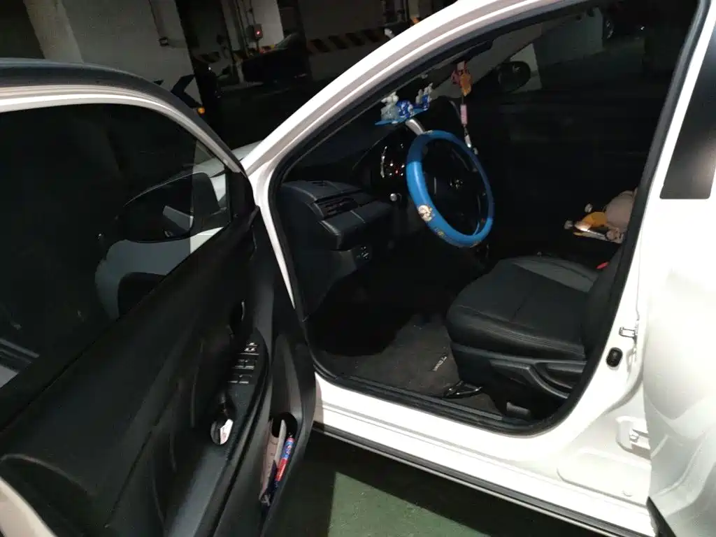 Toyota Yaris L — миниатюра 12