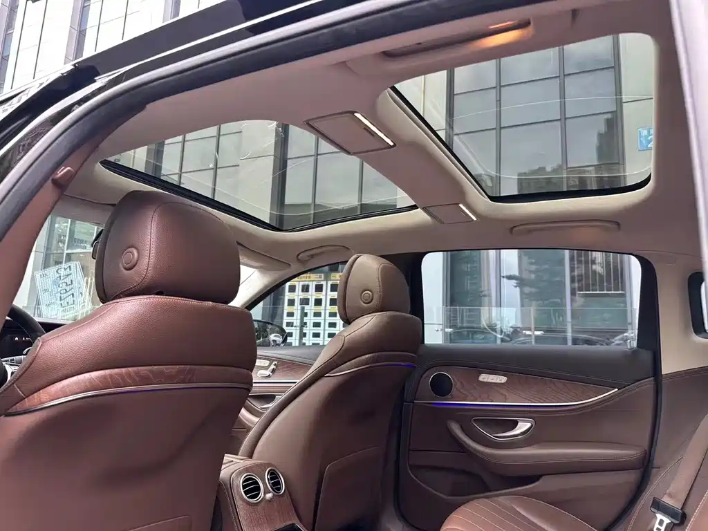 Mercedes-Benz E-Class — миниатюра 9