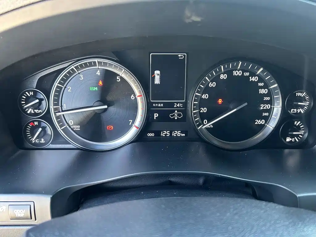 Lexus LX — миниатюра 8