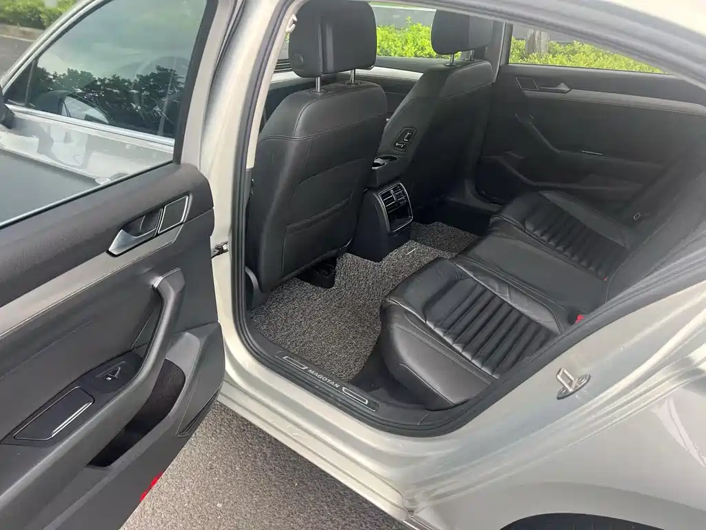 Volkswagen Magotan 330TSI DSG Leading Type, фото 4