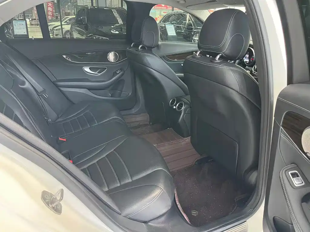 Mercedes-Benz C-Class — миниатюра 9