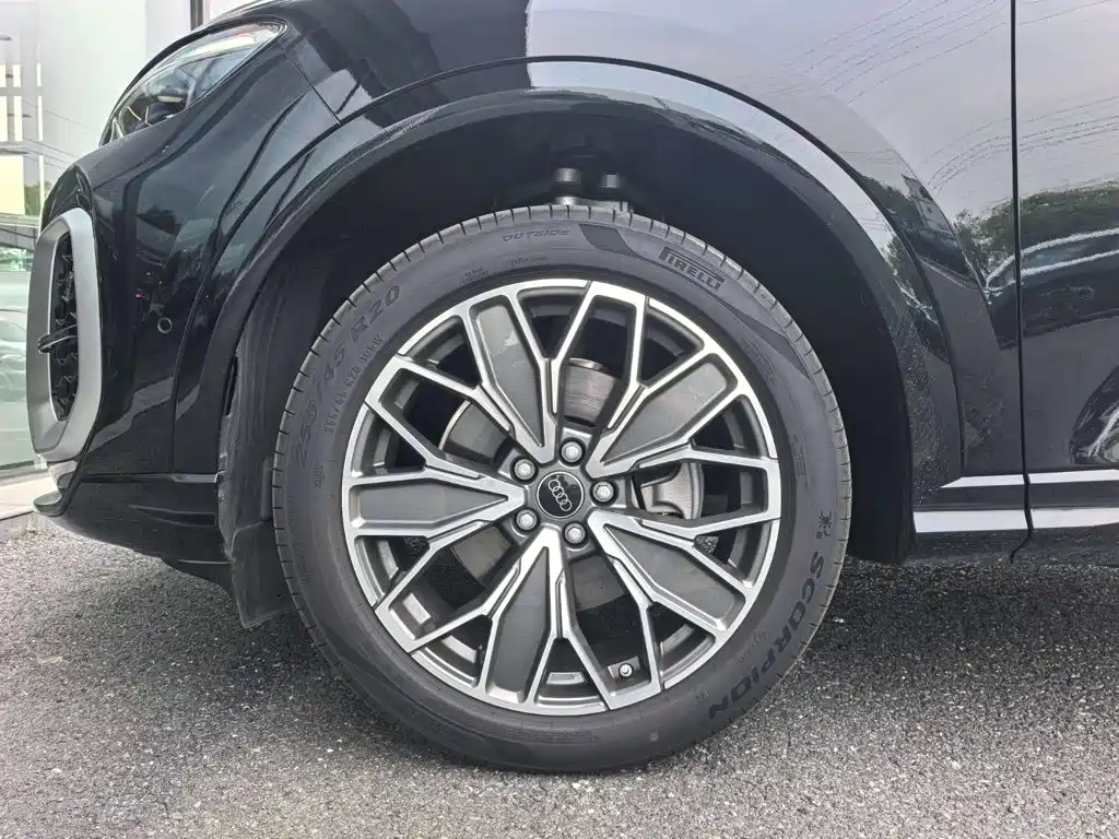 Audi Q5L — миниатюра 16