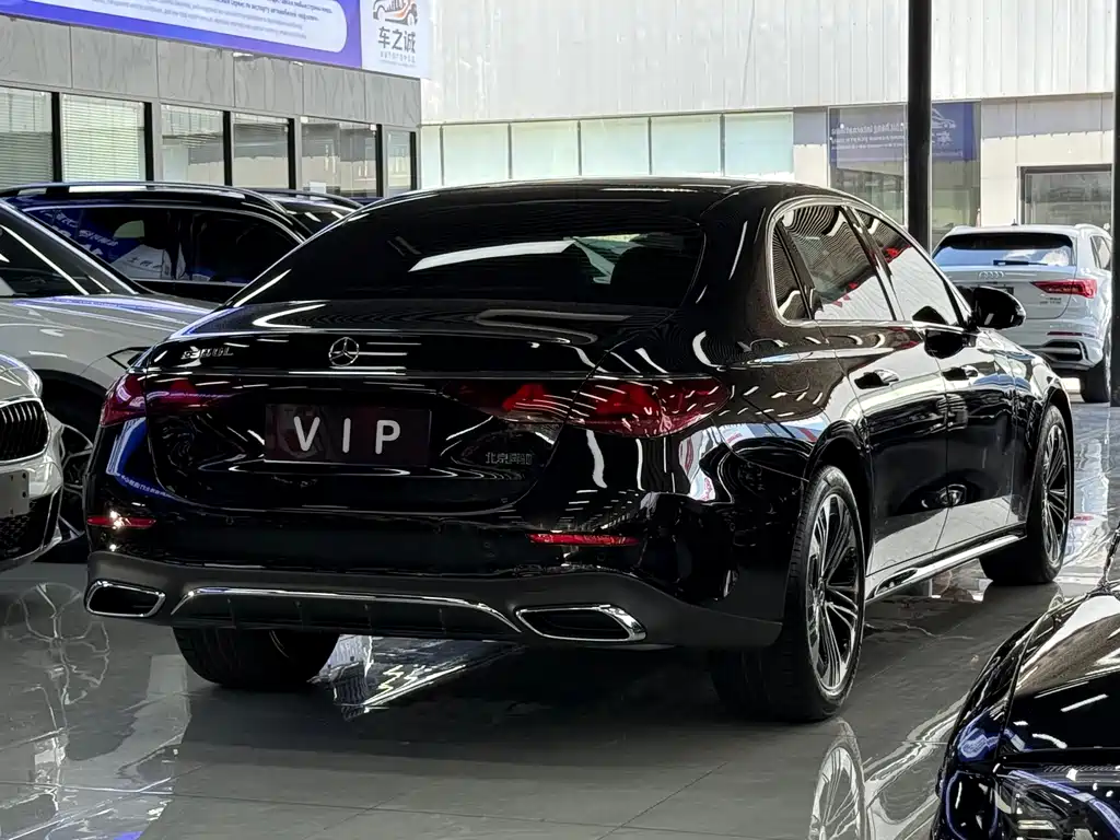 Mercedes-Benz E-Class — миниатюра 12