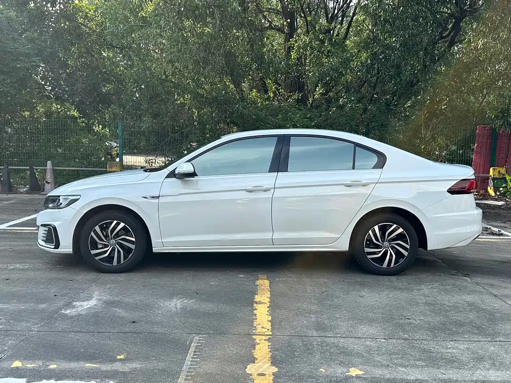 Volkswagen Bora EV — миниатюра 3