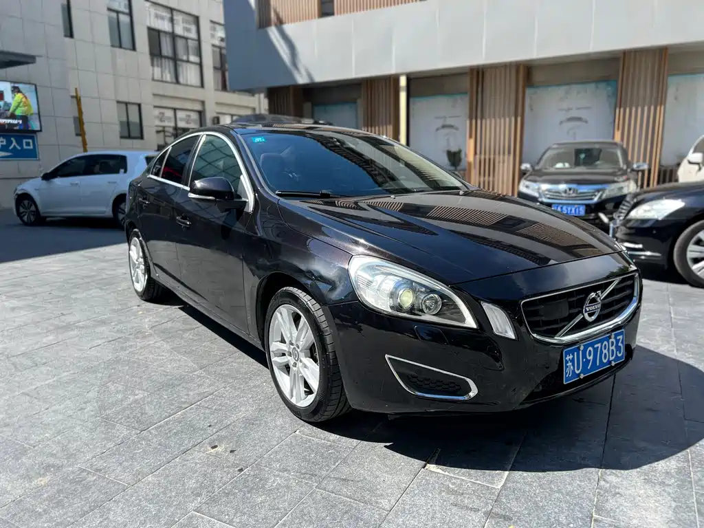 Volvo S60 (Import) — миниатюра 3
