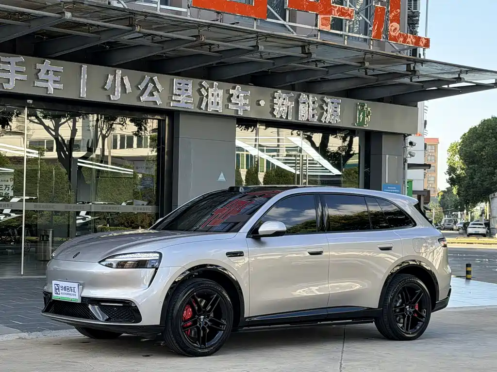 AITO Wenjie 问界M6