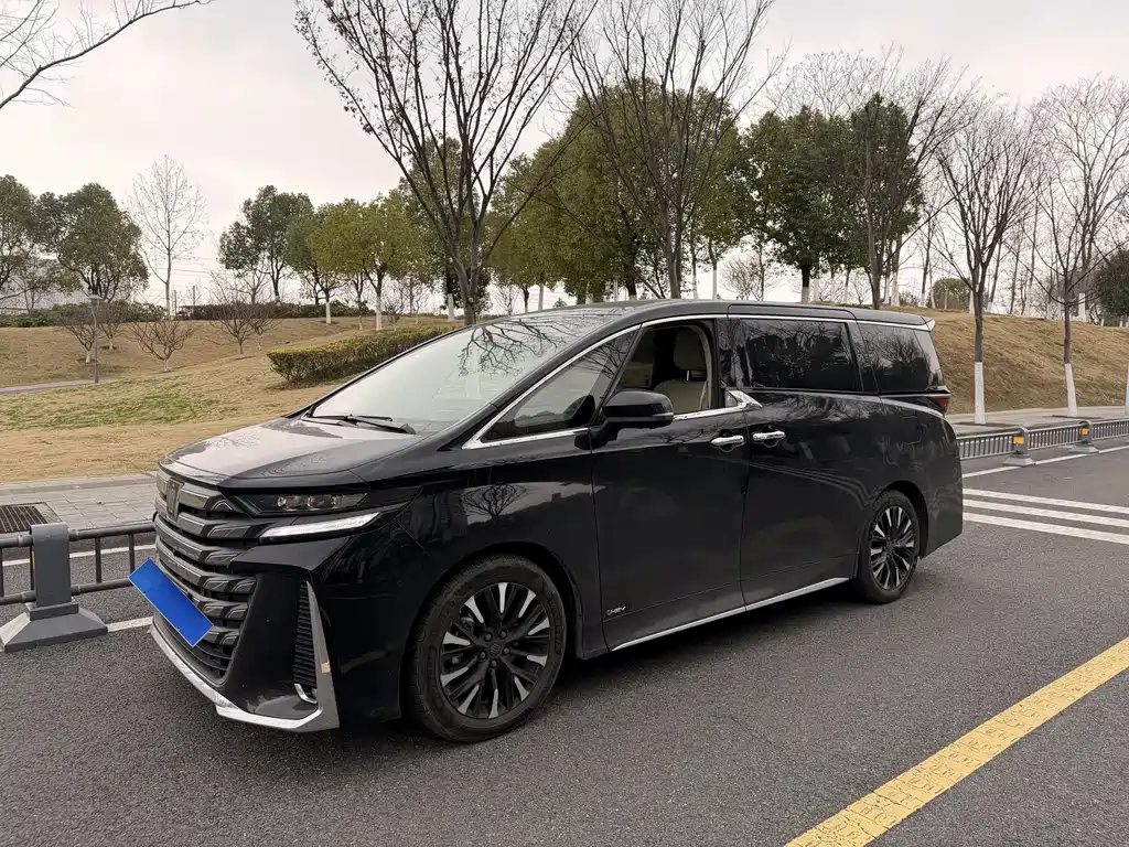 Toyota Vellfire 2024 2.5L Executive