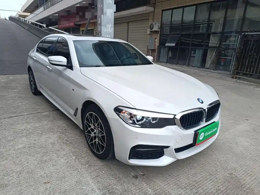 BMW 5 Series — миниатюра 4