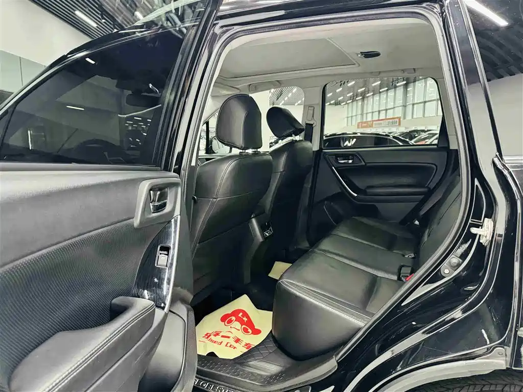 Subaru Forester 2.5i Premium Navigation Edition, фото 17